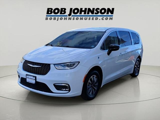 2024 Chrysler Pacifica Hybrid Select
