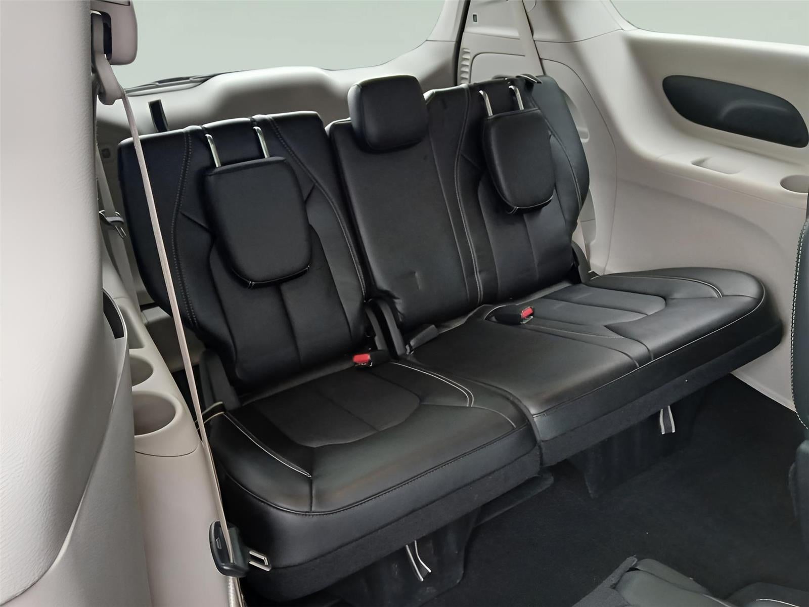 2024 Chrysler Pacifica Touring L **SMART BUY $575/Monthly**