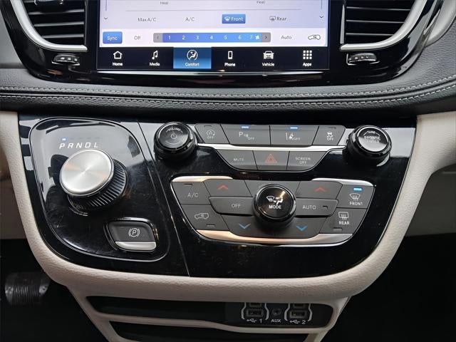 2024 Chrysler Pacifica Touring L **SMART BUY $575/Monthly**