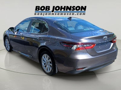 2022 Toyota Camry LE AUTO