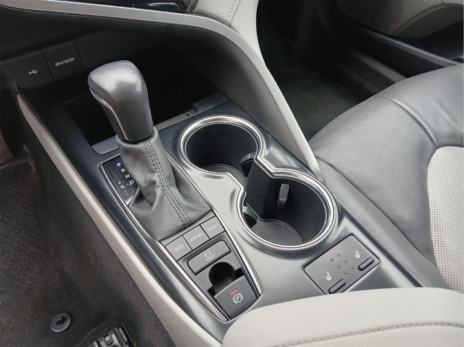 2020 Toyota CAMRY XLE