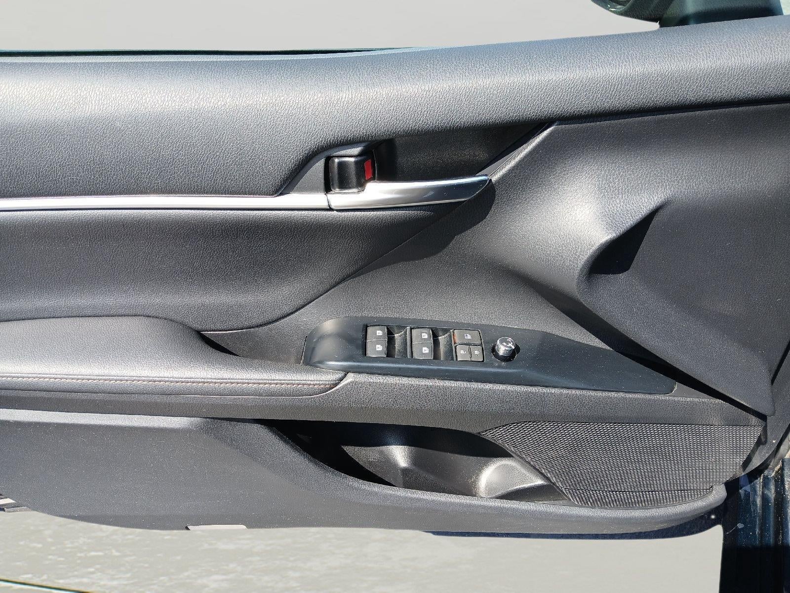 2020 Toyota Camry Hybrid XLE