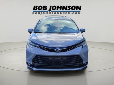 2025 Toyota SIENNA XLE AWD Woodland Edition