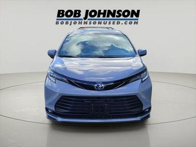 2025 Toyota SIENNA XLE AWD Woodland Edition