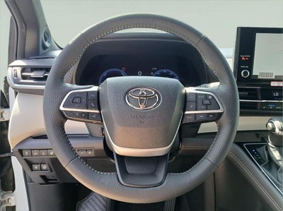 2025 Toyota Sienna Platinum 7-Passenger
