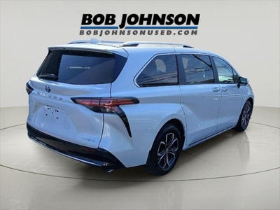2025 Toyota Sienna Platinum 7-Passenger