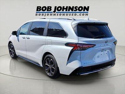 2025 Toyota Sienna Platinum 7-Passenger