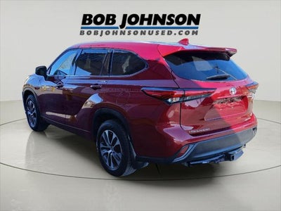 2022 Toyota HIGHLANDER XLE