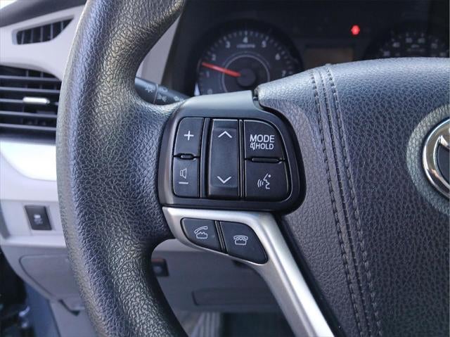 2015 Toyota SIENNA LE 3.5L LE 7-Passenger