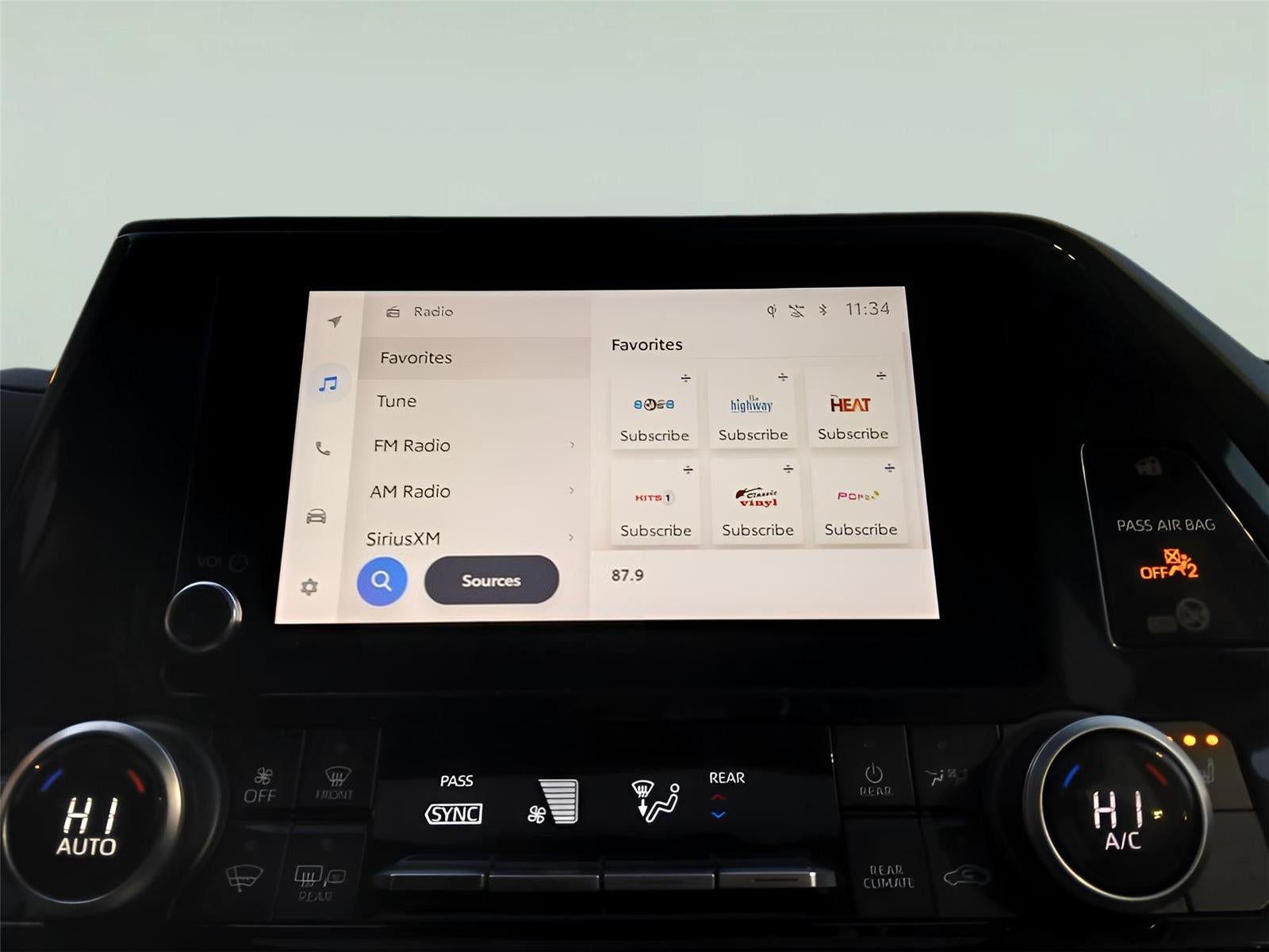 2023 Toyota HIGHLANDER HYBRD XLE