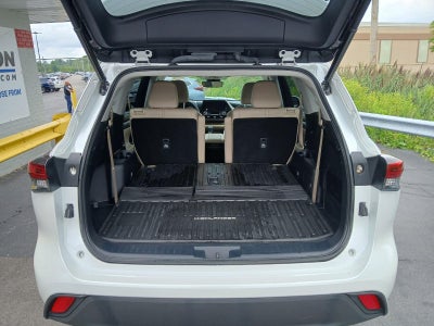2023 Toyota Highlander Hybrid XLE