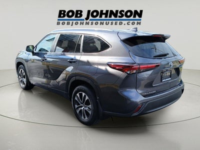 2025 Toyota HIGHLANDER XLE