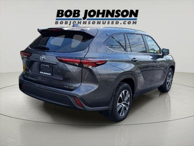 2025 Toyota HIGHLANDER XLE