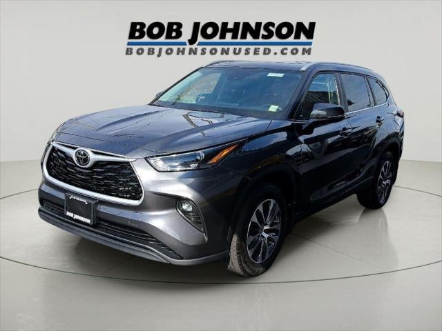 2025 Toyota HIGHLANDER XLE