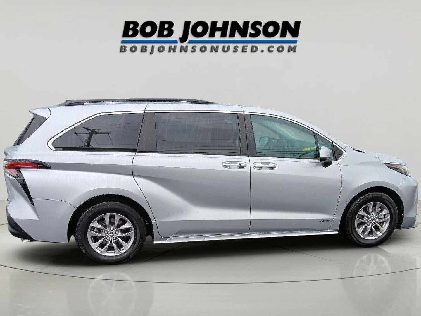 2021 Toyota SIENNA LE LE 8-Passenger