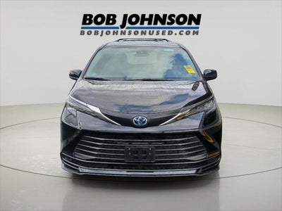 2025 Toyota SIENNA LE AWD LE 8-Passenger