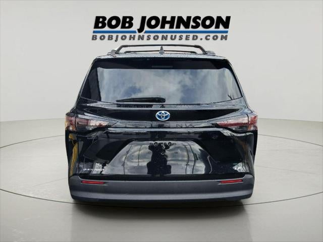 2025 Toyota SIENNA LE AWD LE 8-Passenger