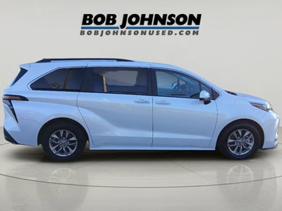 2026 Toyota Sienna XLE 8-Passenger