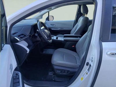 2026 Toyota Sienna XLE 8-Passenger