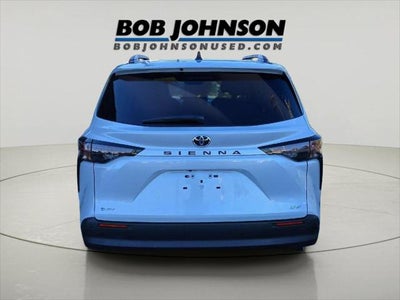 2026 Toyota Sienna XLE 8-Passenger