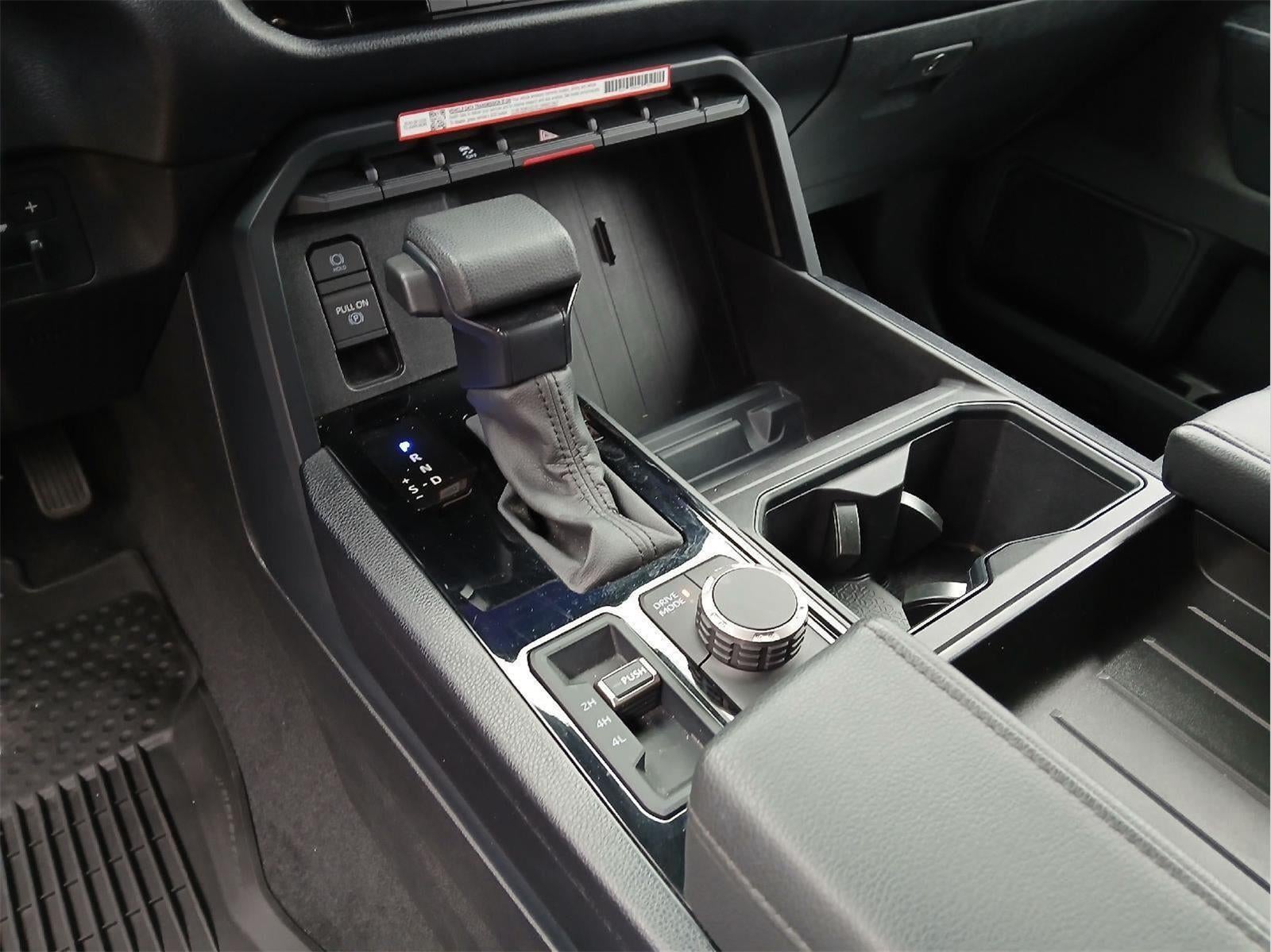 2025 Toyota TUNDRA 4X4 SR5