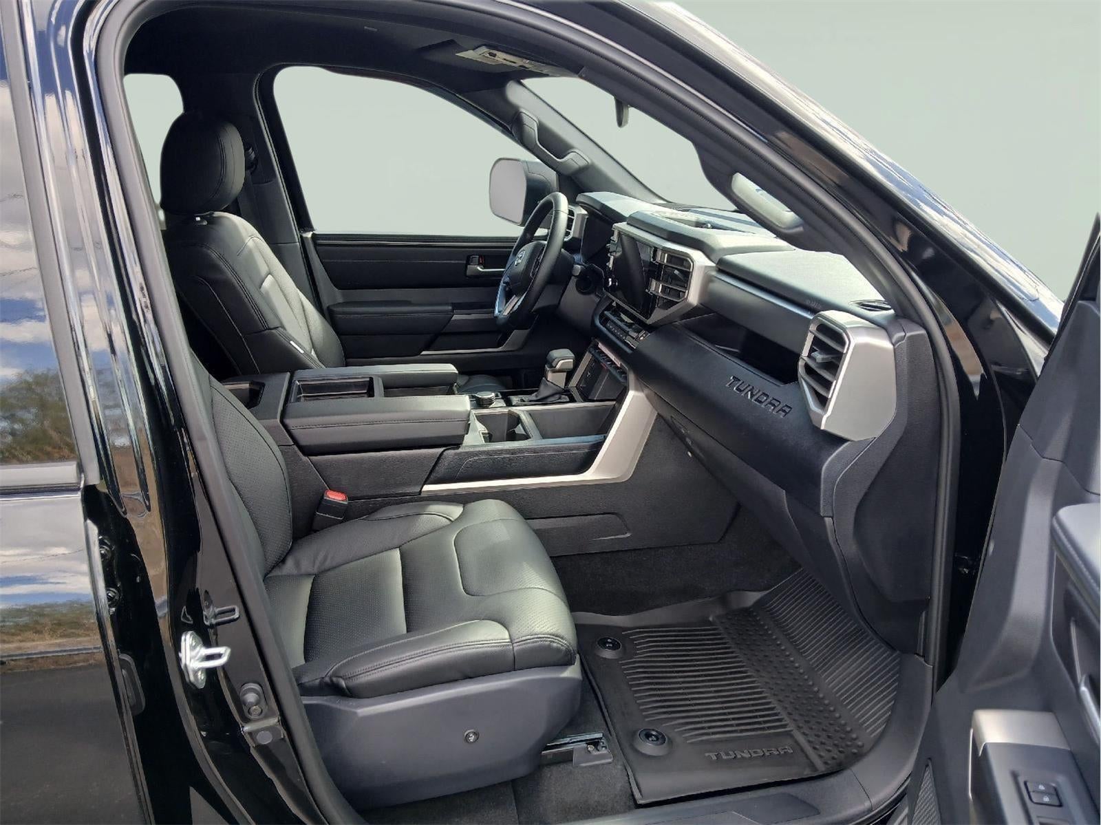 2025 Toyota TUNDRA 4X4 SR5