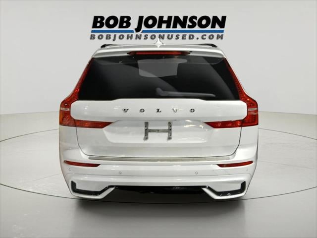 2023 Volvo XC60 Plus Dark Theme