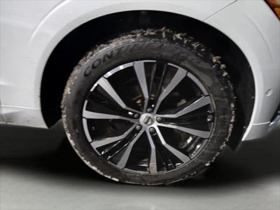 2023 Volvo XC60 Plus Dark Theme