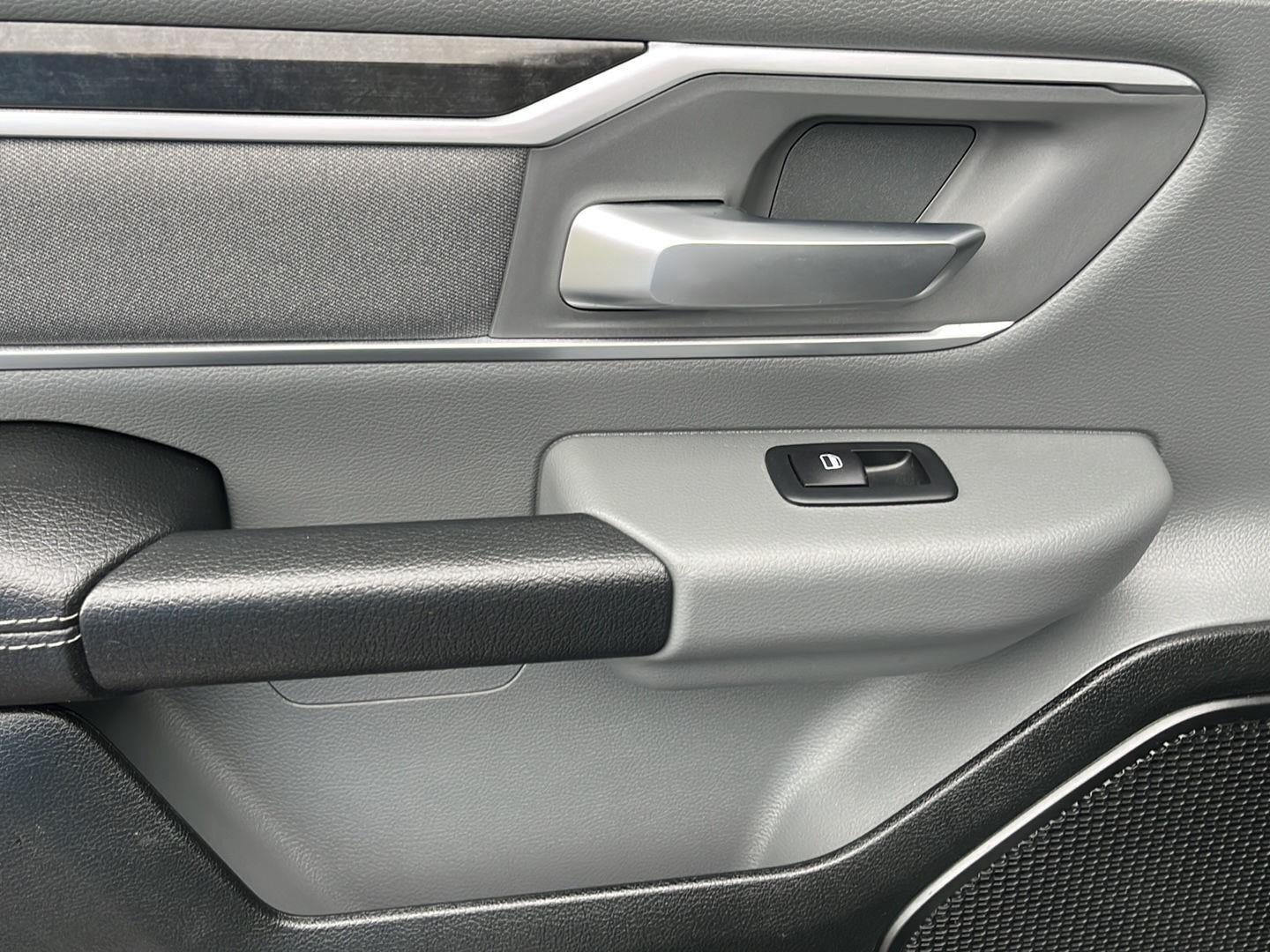 2021 RAM 1500 Big Horn Crew Cab 4x4 5'7" Box