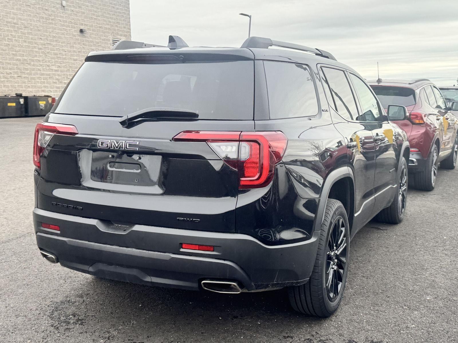 2023 GMC Acadia SLE