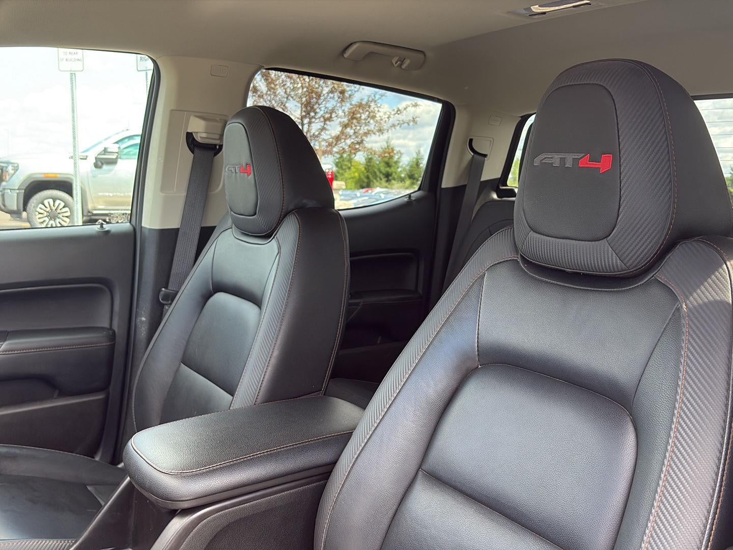 2022 GMC Canyon 4WD AT4 w/Leather