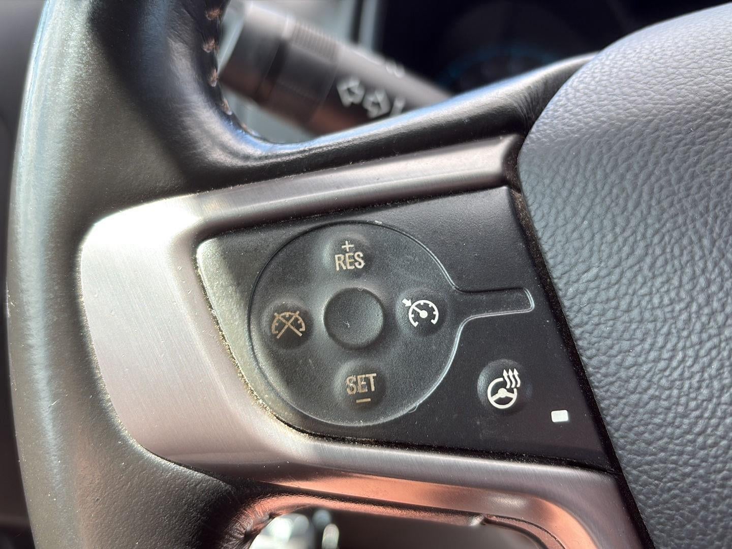 2022 GMC Canyon 4WD AT4 w/Leather