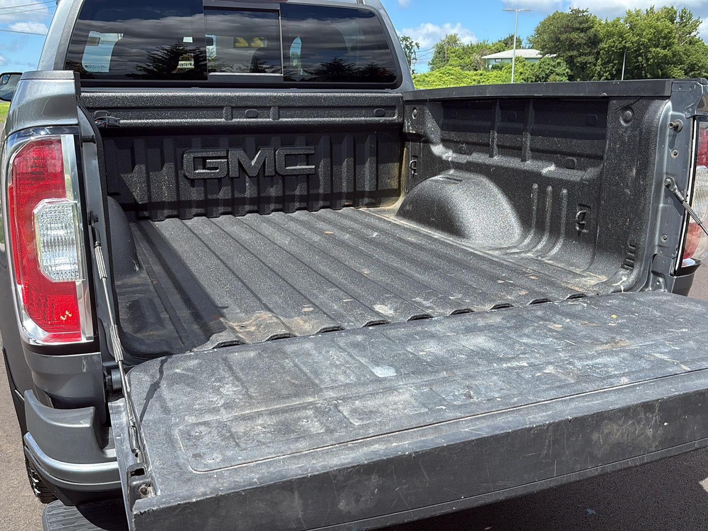 2022 GMC Canyon 4WD AT4 w/Leather