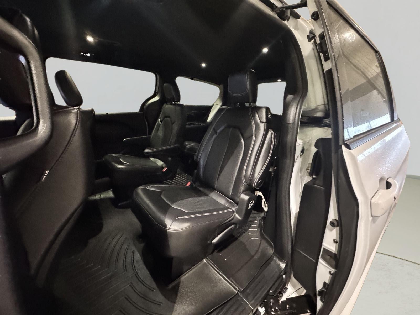 2022 Chrysler Pacifica Touring L AWD