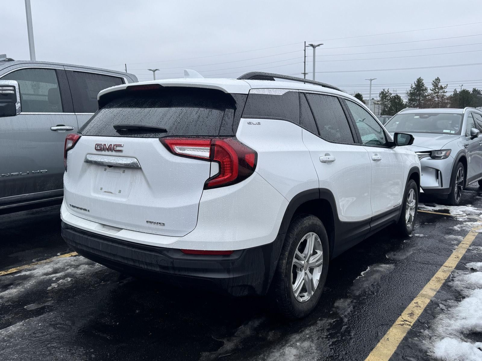 2023 GMC Terrain SLE