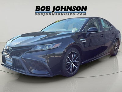 2021 Toyota Camry SE Hybrid