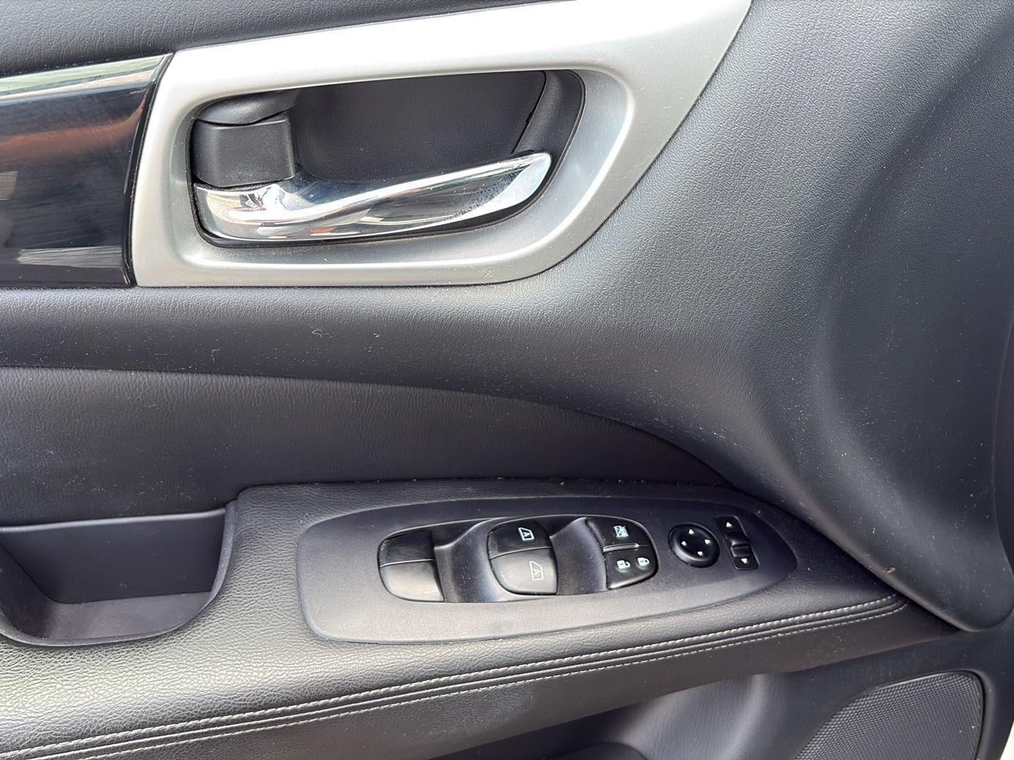 2019 Nissan Pathfinder SV