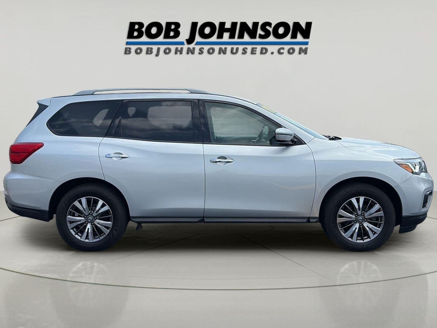 2019 Nissan Pathfinder SV