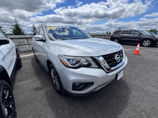 2019 Nissan Pathfinder SV