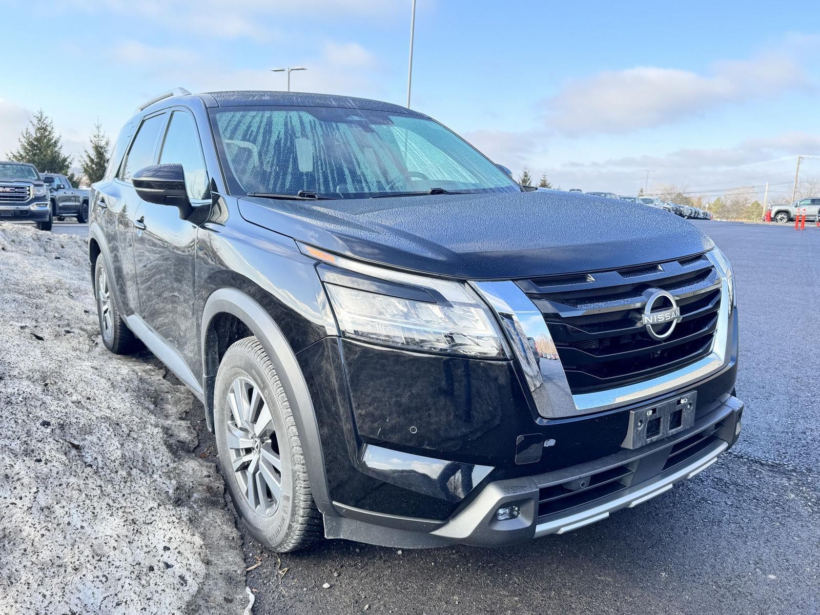 2022 Nissan Pathfinder SL 4WD