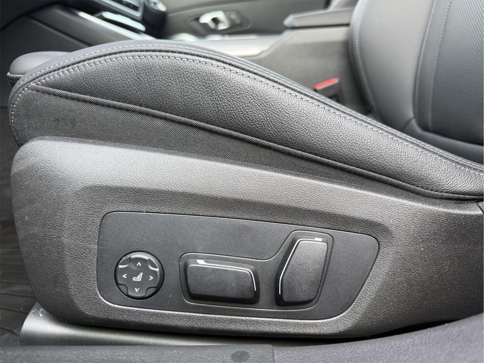 2025 BMW 3 Series 330i xDrive