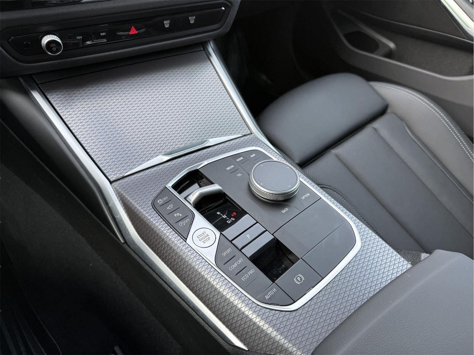 2025 BMW 3 Series 330i xDrive