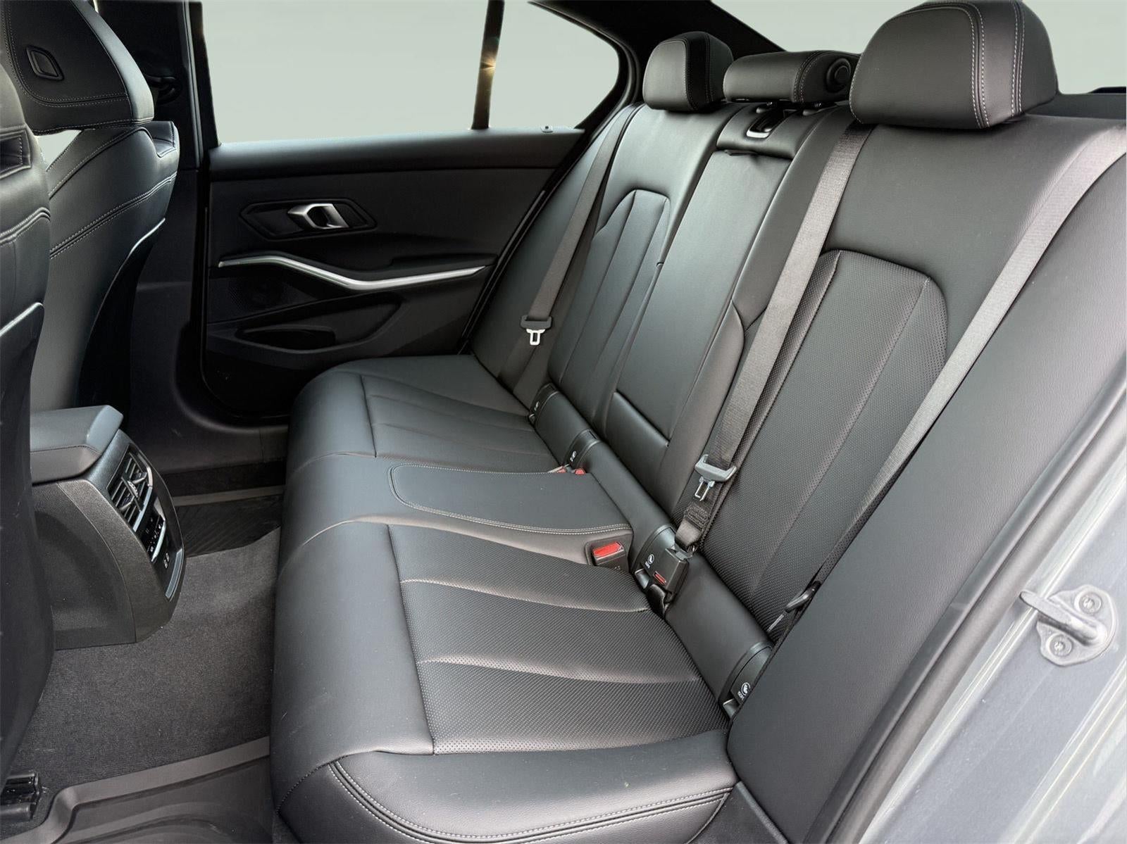 2025 BMW 3 Series 330i xDrive