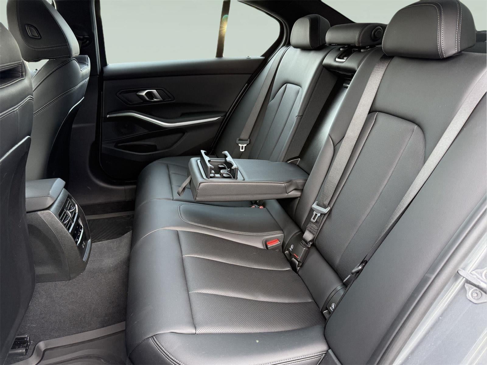 2025 BMW 3 Series 330i xDrive