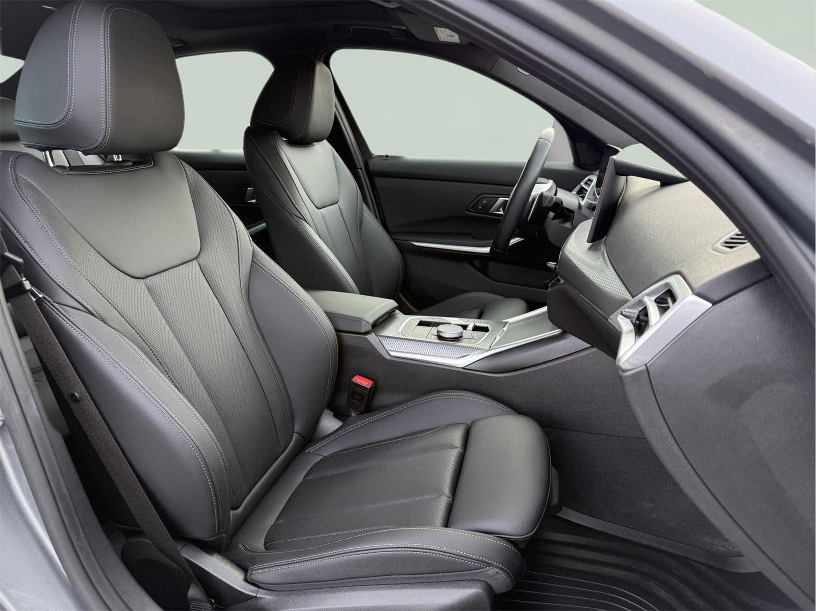 2025 BMW 3 Series 330i xDrive