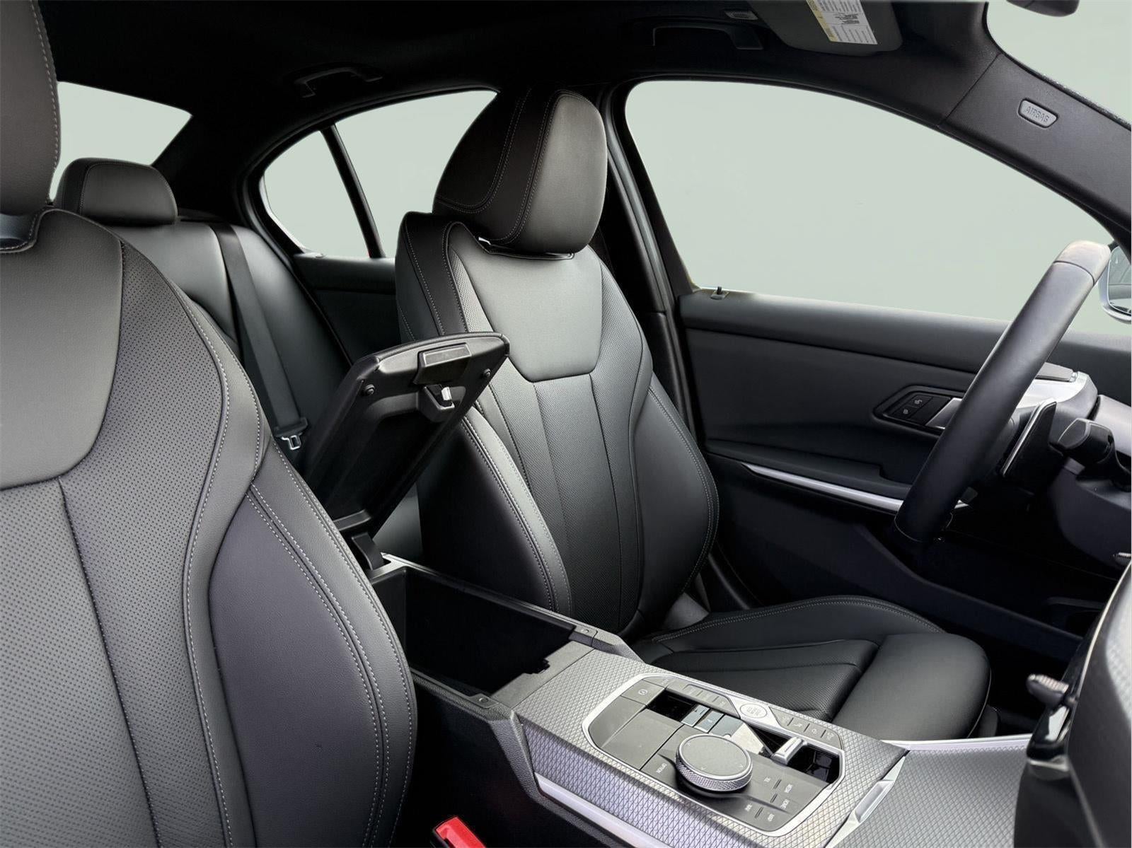 2025 BMW 3 Series 330i xDrive