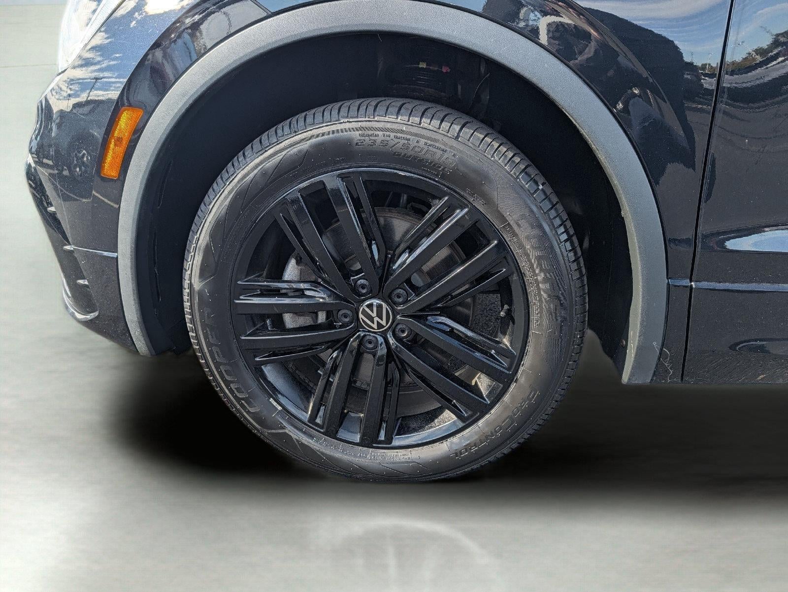 2022 Volkswagen Tiguan SE R-Line Black