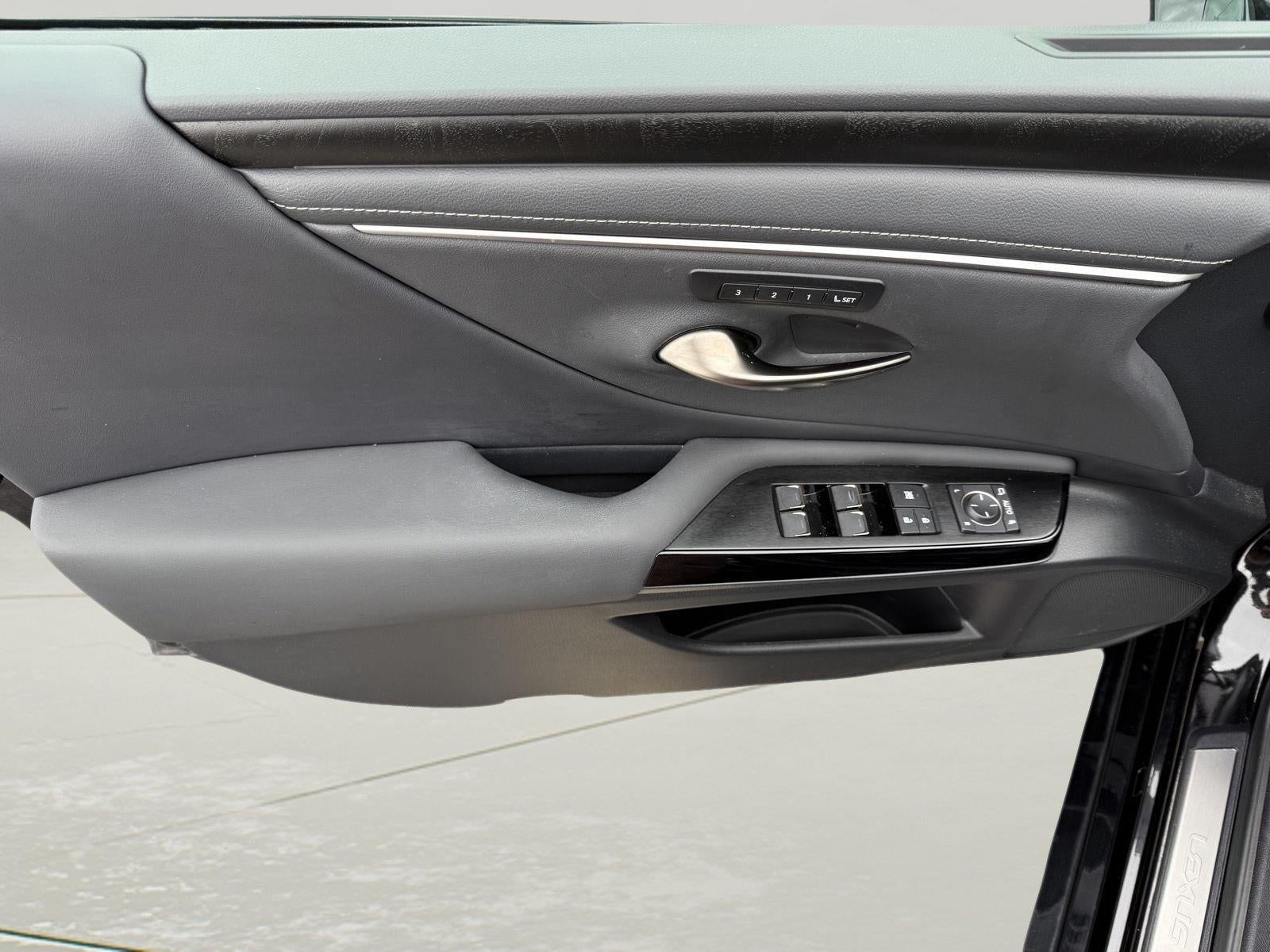2024 Lexus ES 300h 