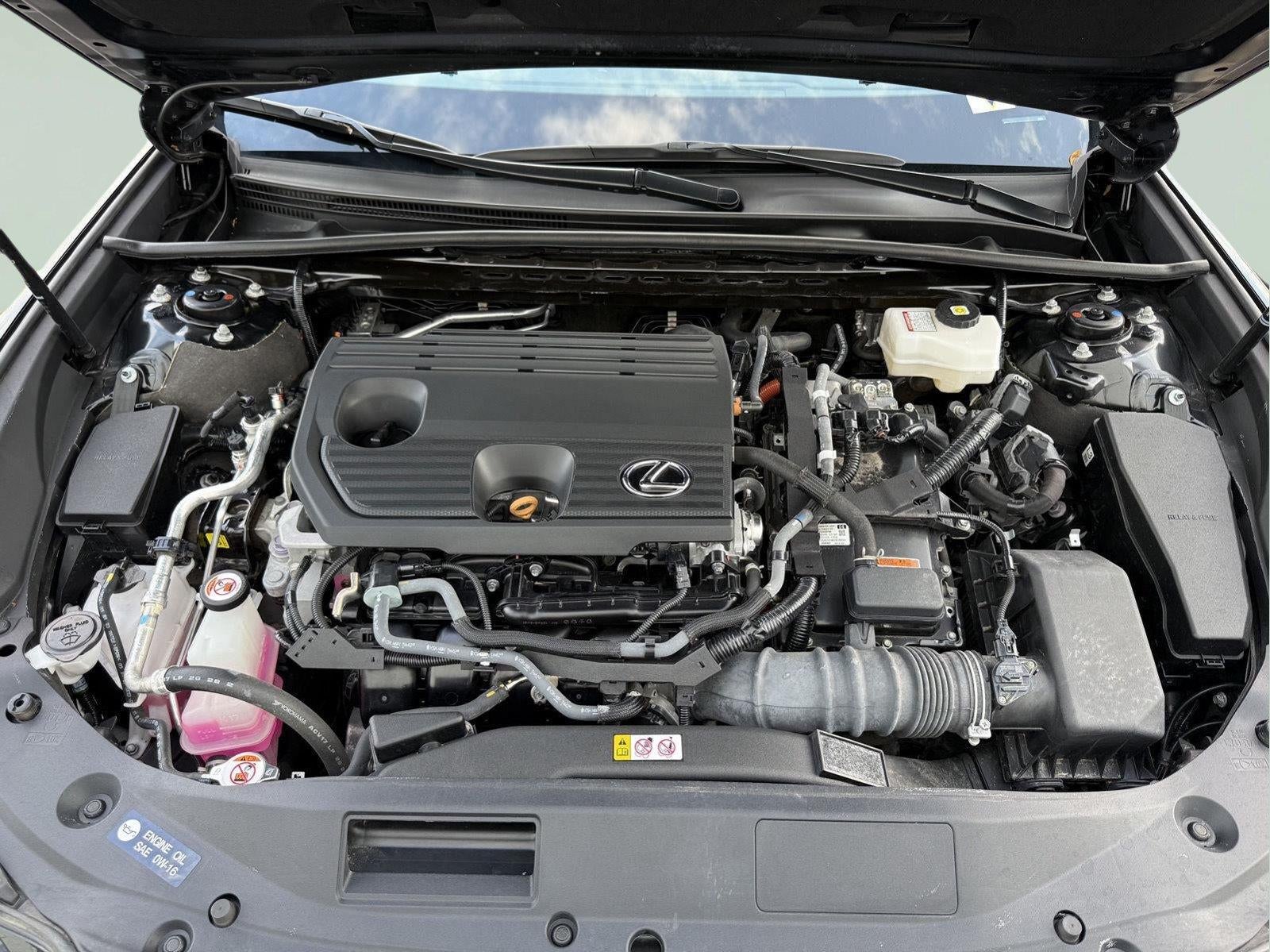 2024 Lexus ES 300h 