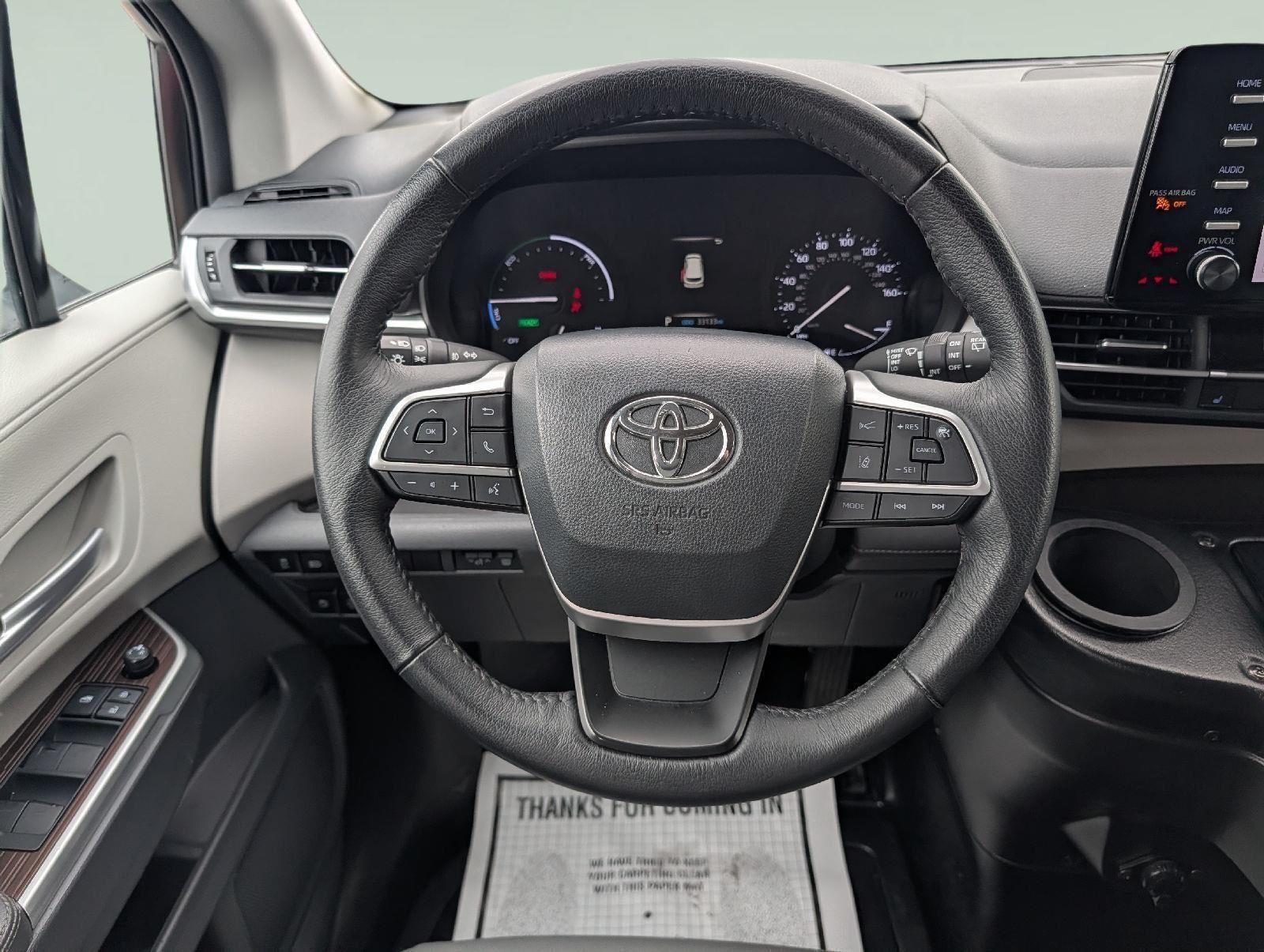 2022 Toyota Sienna XLE 8-Passenger